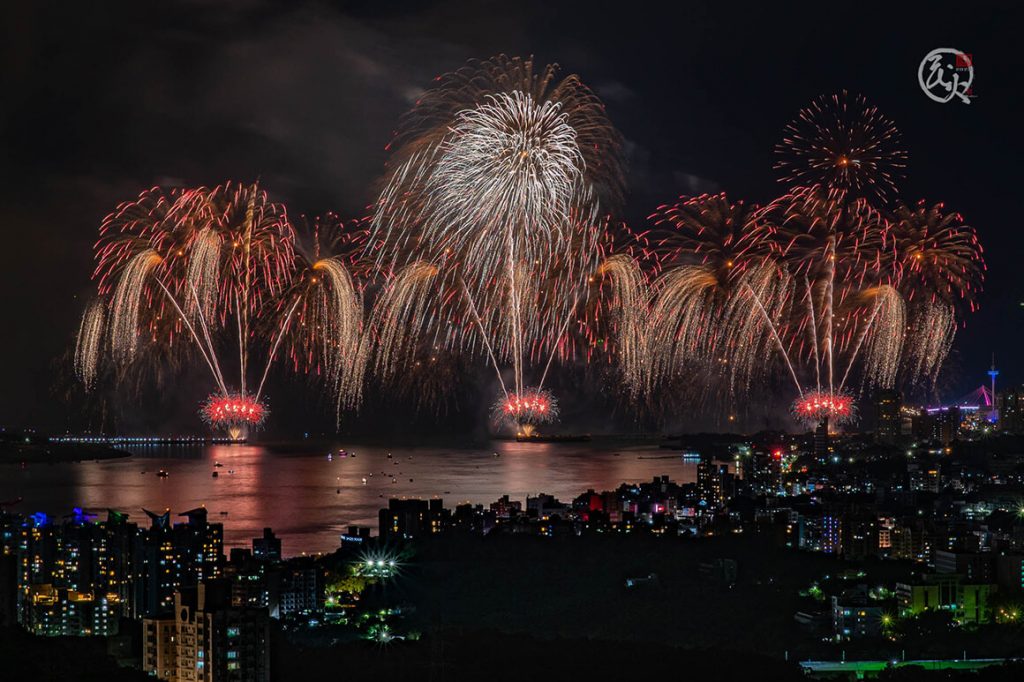 2021/12/31光耀新北-1314 就愛你跨河煙火
