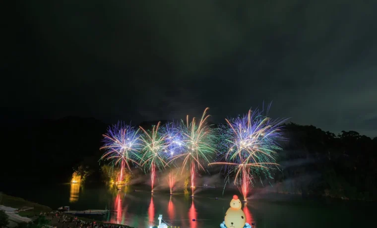 新北碧潭「呆在碧潭の水豚君」地景裝置展